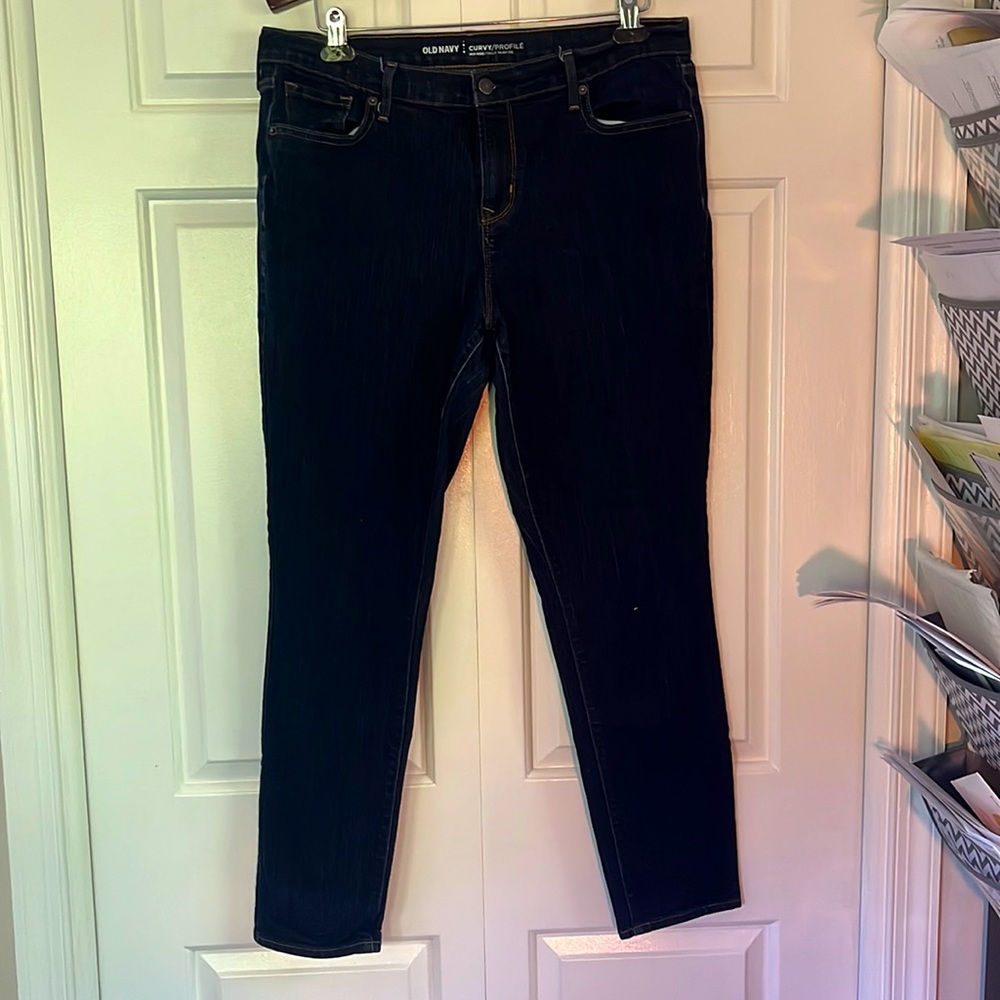 EUC Old Navy Dark Wash Curvy Profile Skinny Jean